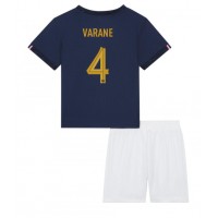 Dres Francuska Raphael Varane #4 Domaci za djecu SP 2022 Kratak Rukav (+ kratke hlače)